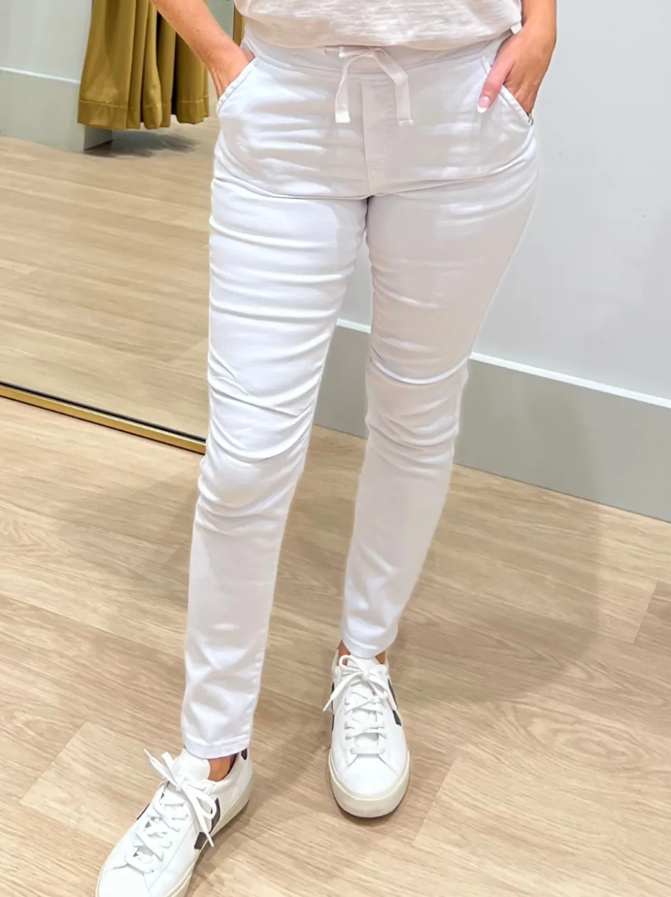 London Stretch Jogger Jean - White